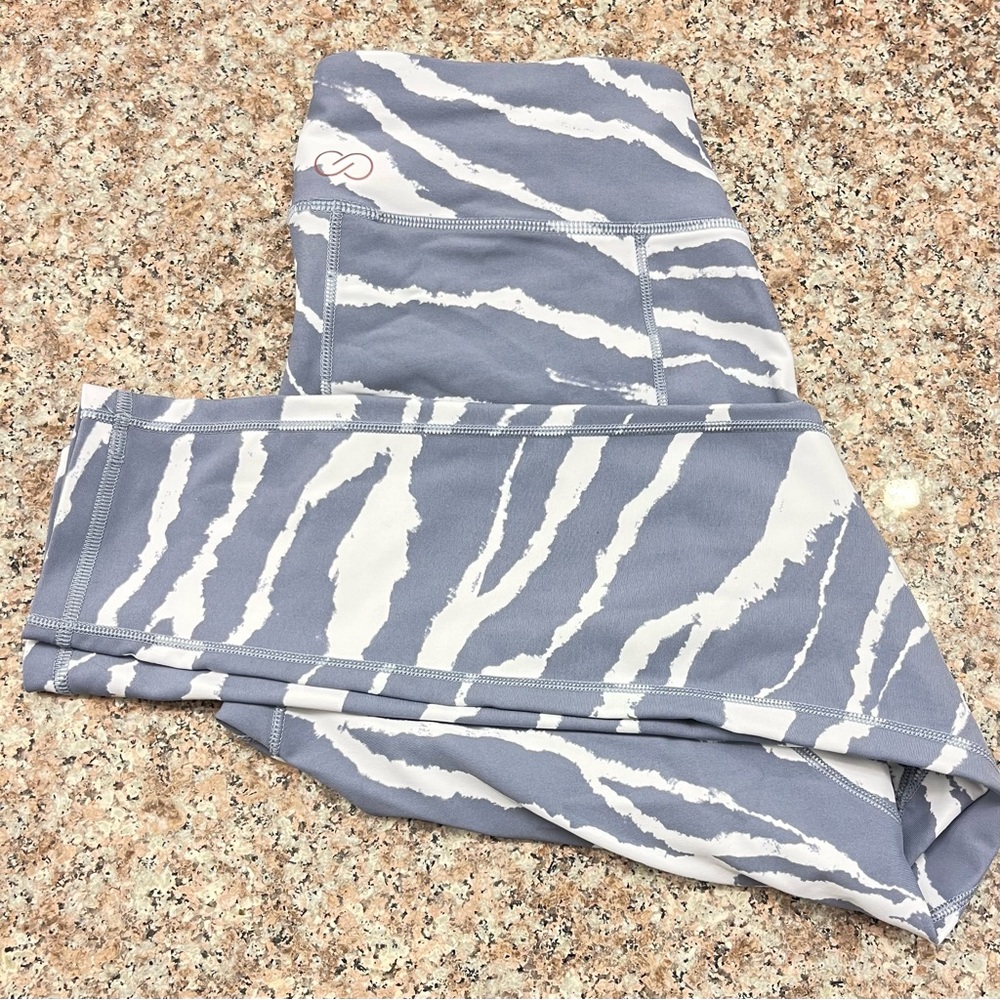 Calia by Carrie Underwood 7/8 leggings high rise